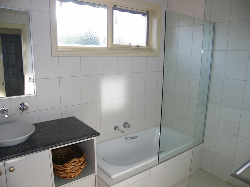 1/40 Hourigan Avenue, Clayton VIC 3168