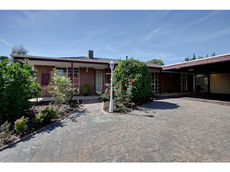 19 Debanne Court, Narre Warren VIC 3805