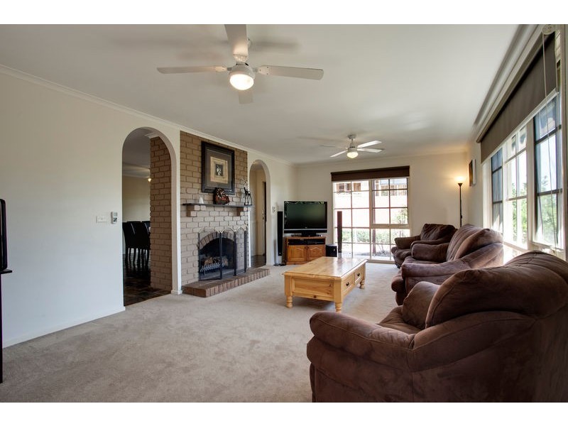 19 Debanne Court, Narre Warren VIC 3805