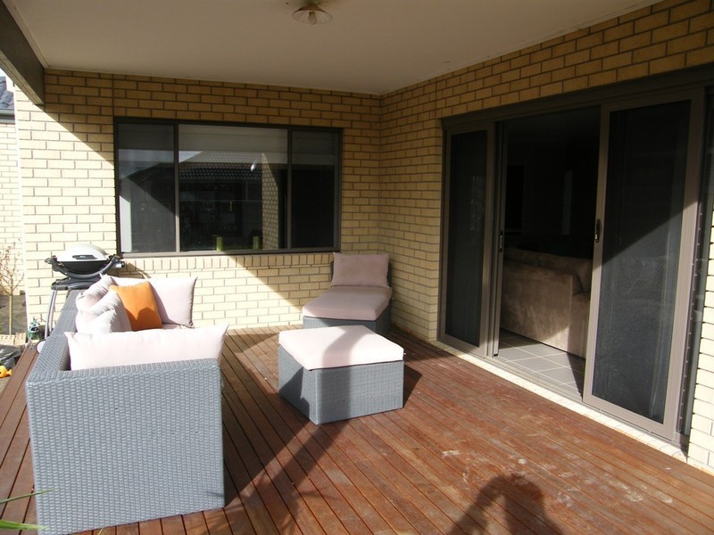 27 Stanhope Avenue, Berwick VIC 3806