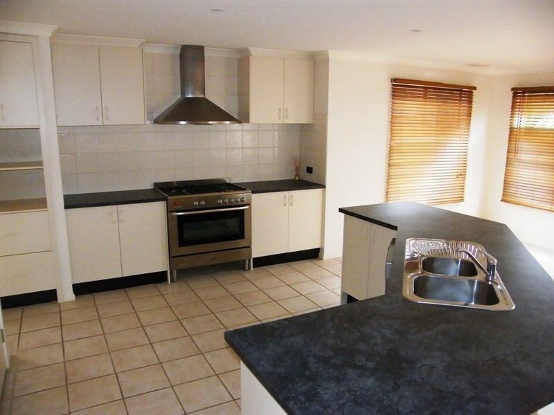 36 Moondarra Drive, Berwick VIC 3806