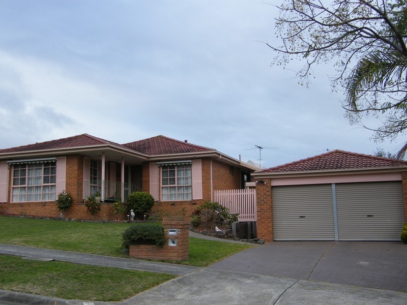1 Lodge Crescent, Berwick VIC 3806