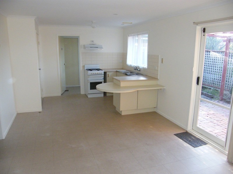 1a  Madden Retreat, Berwick VIC 3806