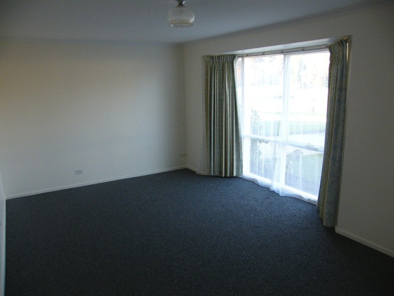 1a  Madden Retreat, Berwick VIC 3806