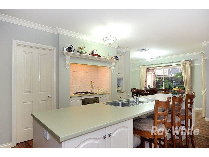 16 Leisurewood Drive, Berwick VIC 3806