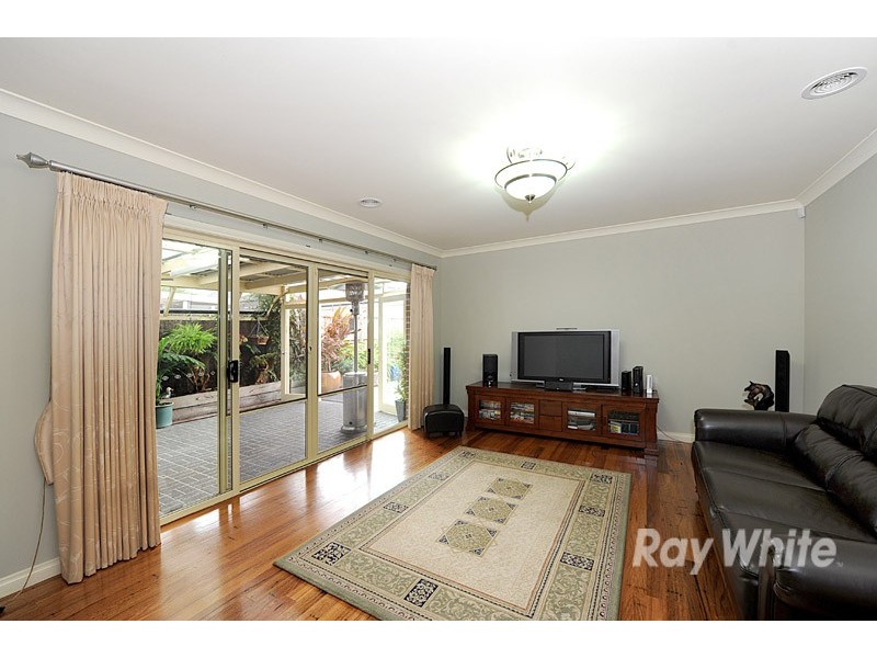 16 Leisurewood Drive, Berwick VIC 3806