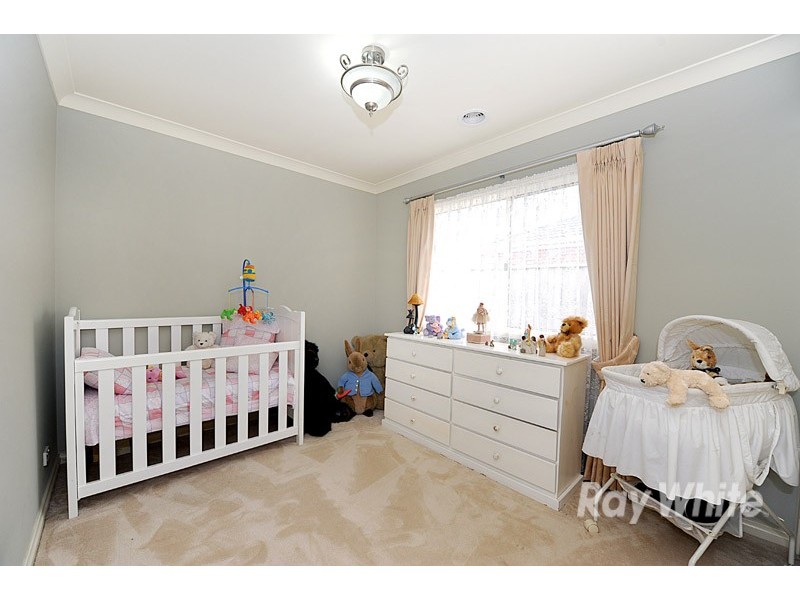 16 Leisurewood Drive, Berwick VIC 3806