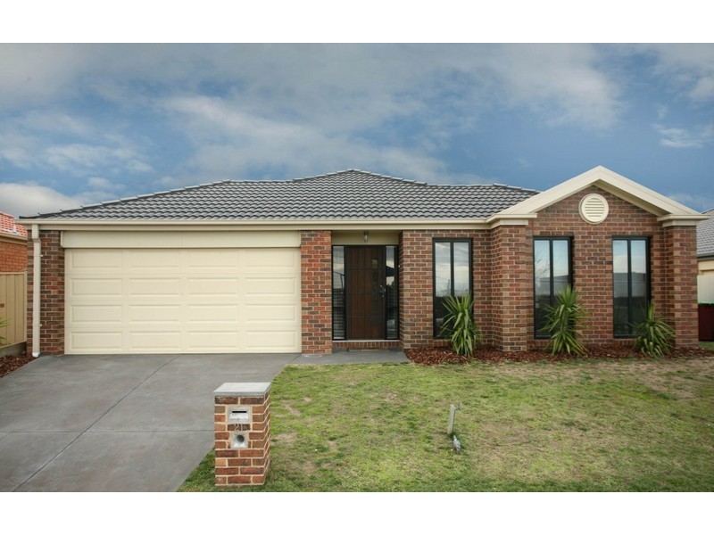 21  Community Parade, Narre Warren South VIC 3805