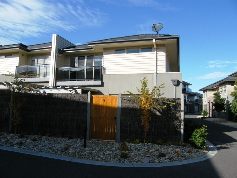 9/25 Canberra Avenue, Berwick VIC 3806