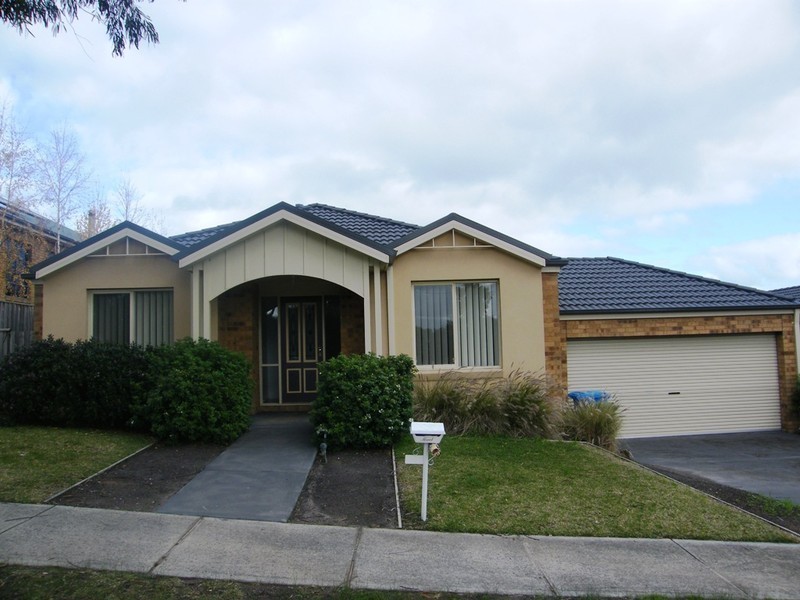 5 Carrick Place, Berwick VIC 3806
