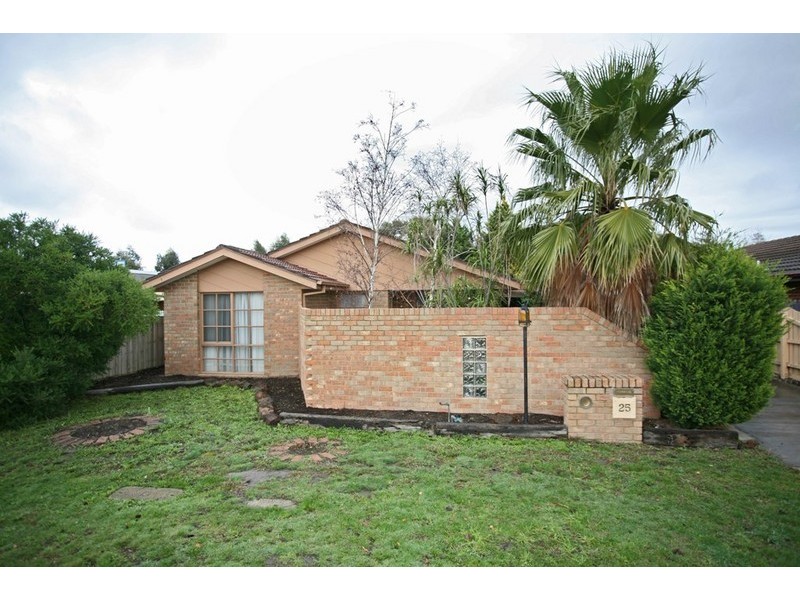 25 Coolong Avenue, Berwick VIC 3806