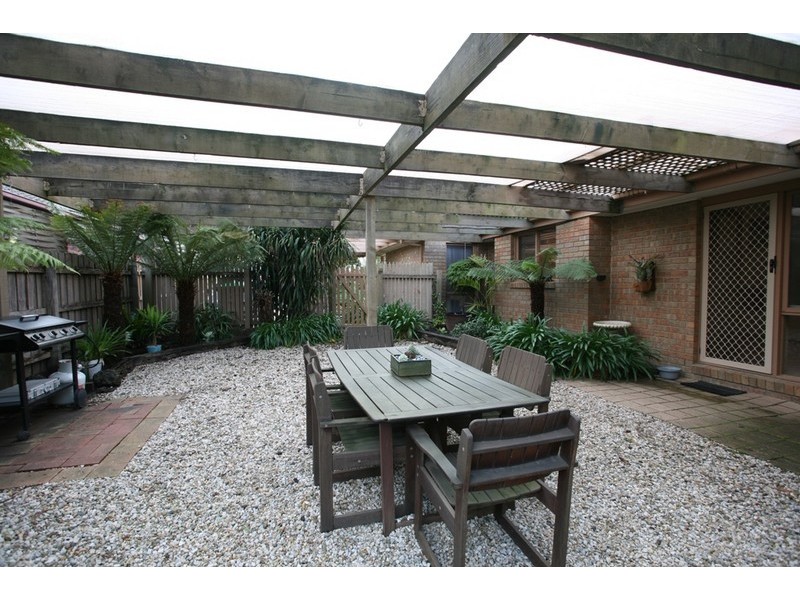 25 Coolong Avenue, Berwick VIC 3806