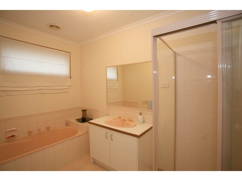 25 Coolong Avenue, Berwick VIC 3806