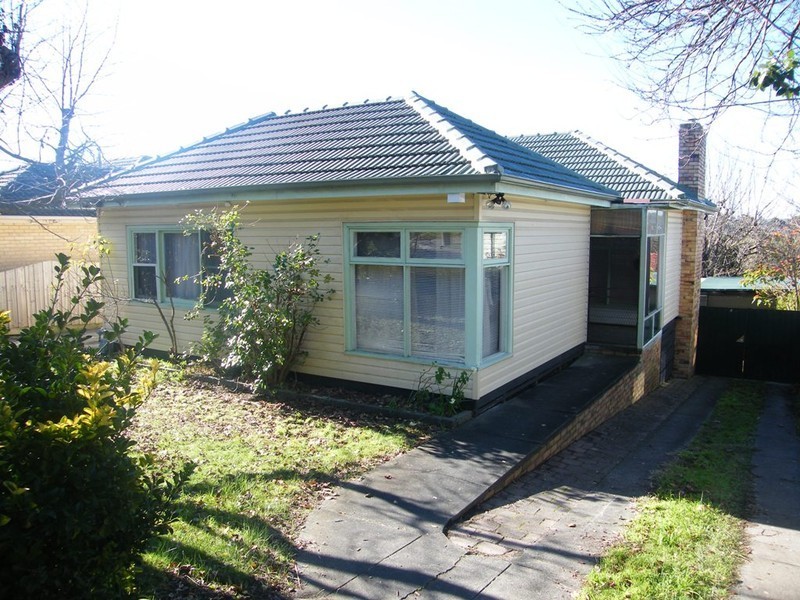 19 Hillside Avenue, Dandenong North VIC 3175
