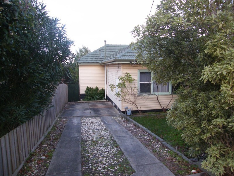 19 Hillside Avenue, Dandenong North VIC 3175