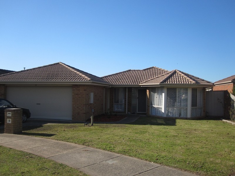 12 Redwood Ave, Hampton Park VIC 3976