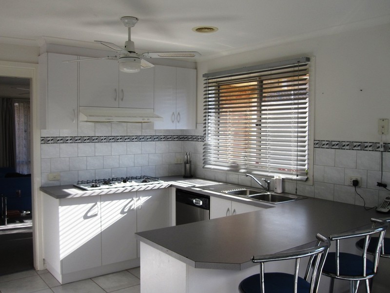 12 Redwood Ave, Hampton Park VIC 3976