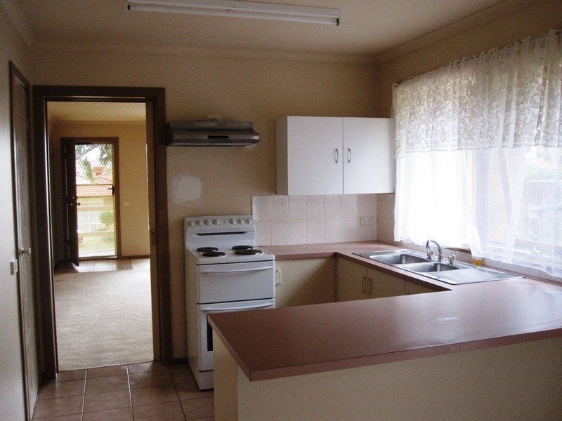 12 Mirrabook Court, Berwick VIC 3806