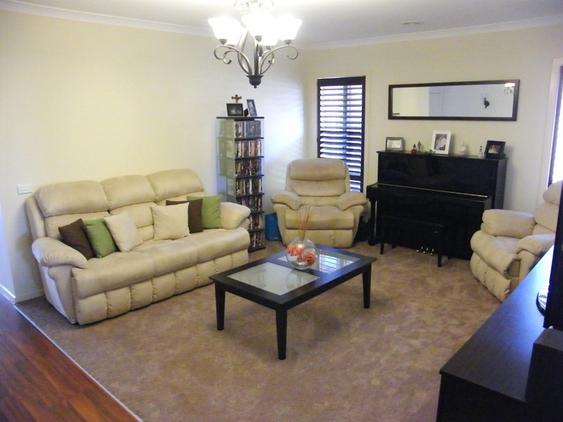 63 Charlbury Crescent, Cranbourne North VIC 3977