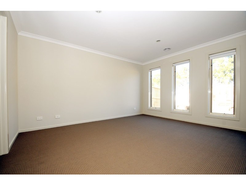 9 Cranbrook Circuit, Officer VIC 3809