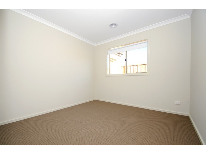 9 Cranbrook Circuit, Officer VIC 3809