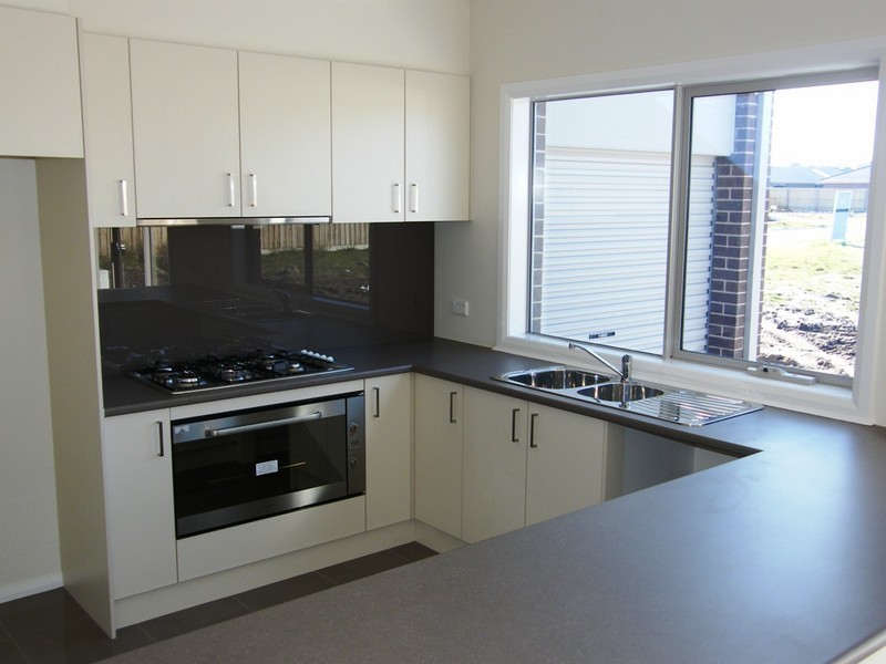 40 Peridot Avenue, Officer VIC 3809