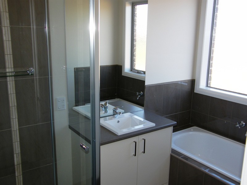 40 Peridot Avenue, Officer VIC 3809