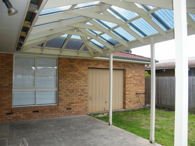 8 Collins Crescent, Berwick VIC 3806