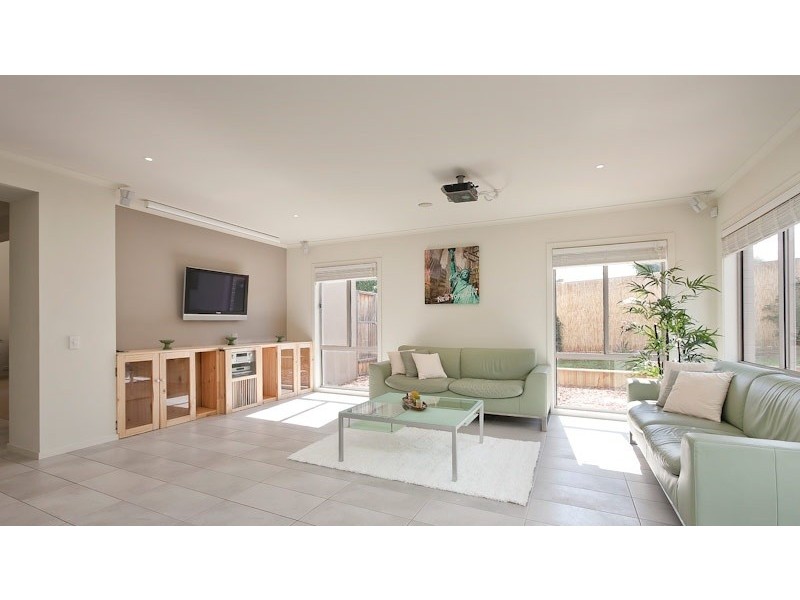 26 Bridgewater Blvd, Berwick VIC 3806