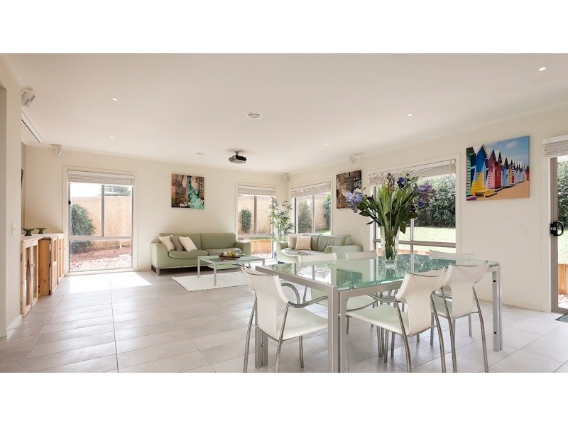 26 Bridgewater Blvd, Berwick VIC 3806