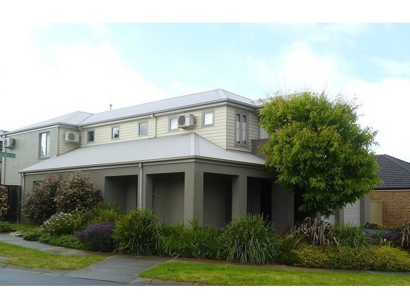 26 Bridgewater Blvd, Berwick VIC 3806