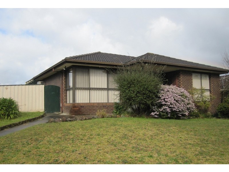 9 Chalcot Drive, Endeavour Hills VIC 3802