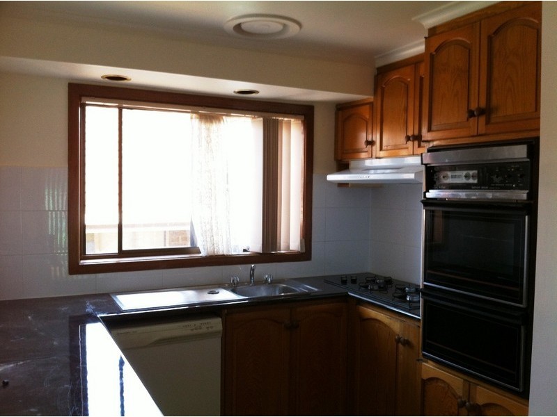 9 Chalcot Drive, Endeavour Hills VIC 3802