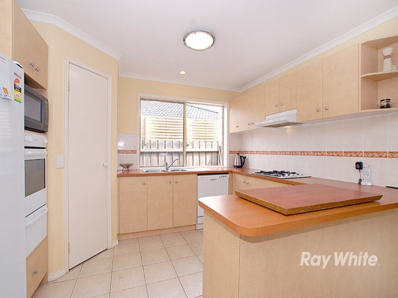 4 Dahlen Place, Berwick VIC 3806