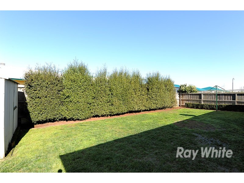 19 Meadowlands Drive, Berwick VIC 3806