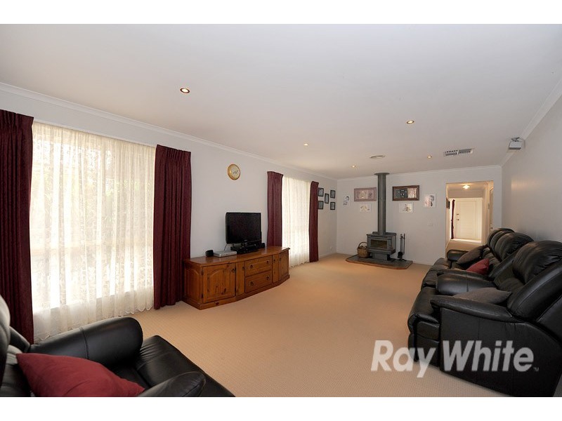 8  Gilbert Place, Berwick VIC 3806