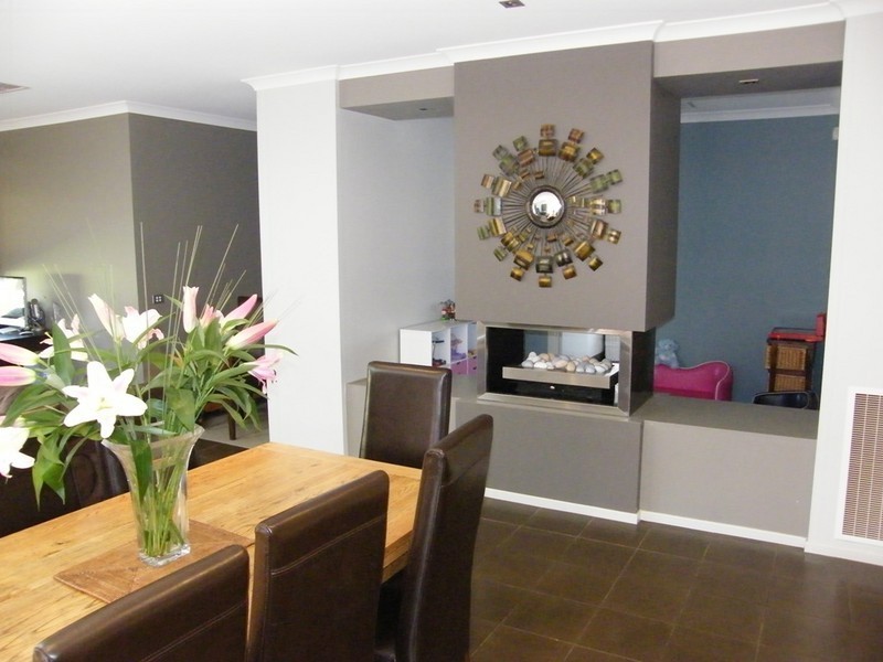 98 Bridgewater Blvd, Berwick VIC 3806