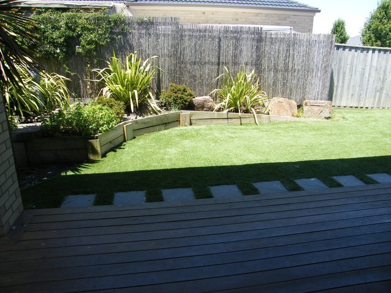 98 Bridgewater Blvd, Berwick VIC 3806