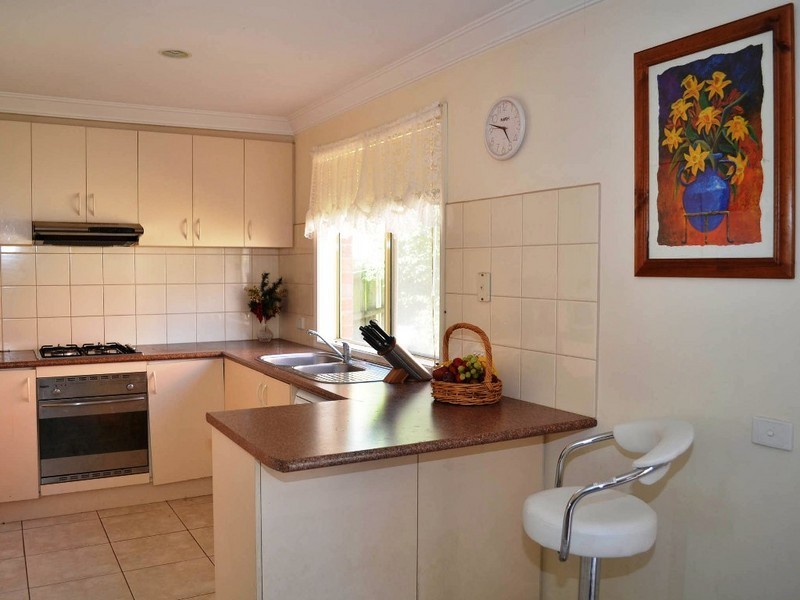 10 Kimbarra Dve, Berwick VIC 3806