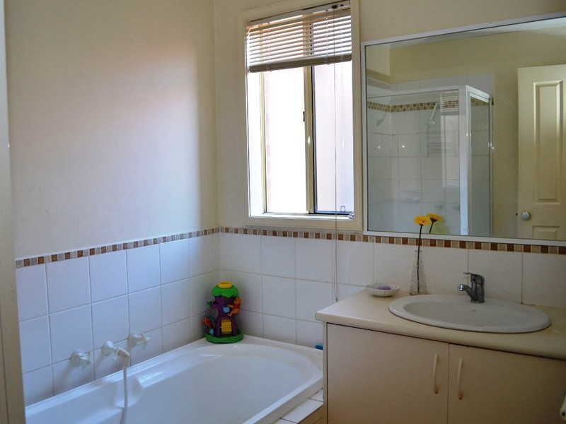10 Kimbarra Dve, Berwick VIC 3806