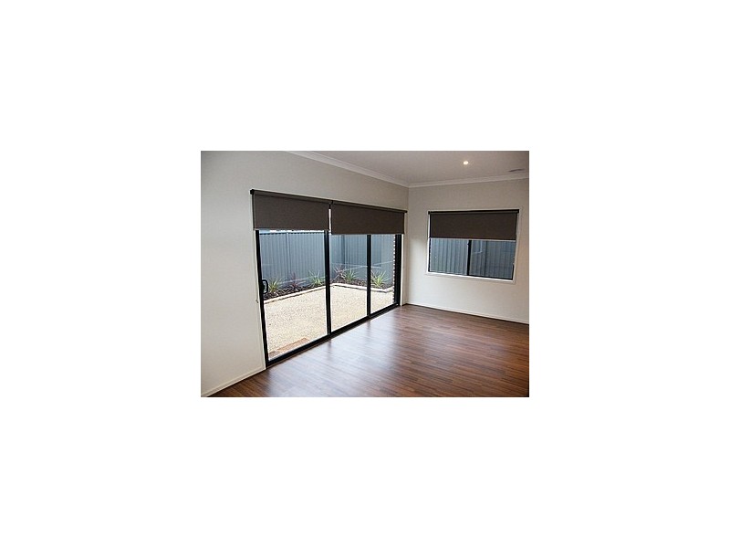 8 Kilburn Place, Pakenham VIC 3810