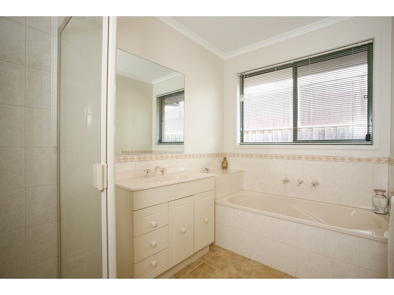 13  Menzies Close, Narre Warren South VIC 3805