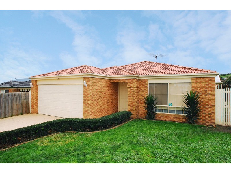 10 Newhaven Drive, Berwick VIC 3806
