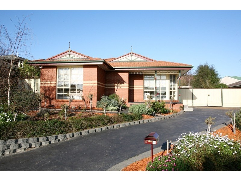 4 Quartz Place, Narre Warren VIC 3805