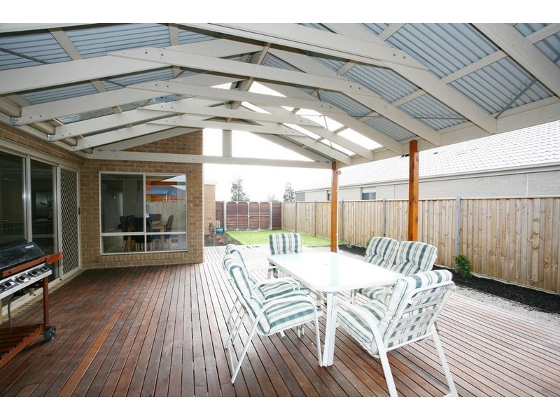 31 Cedarwood Crescent, Berwick VIC 3806