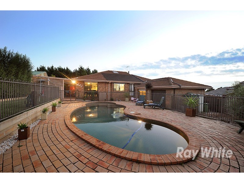 4 Laurus Court, Narre Warren VIC 3805