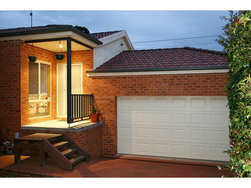 3/10 Royston Avenue, Berwick VIC 3806