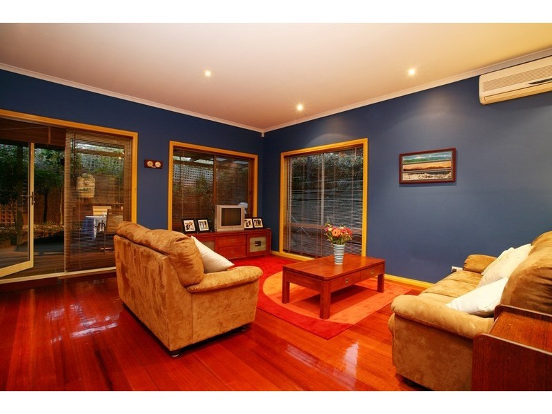 3/10 Royston Avenue, Berwick VIC 3806