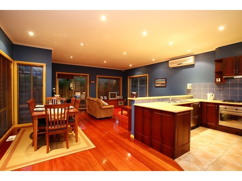 3/10 Royston Avenue, Berwick VIC 3806