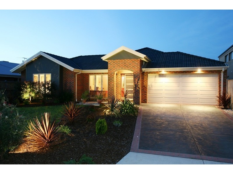 14 Sunflower Place, Berwick VIC 3806